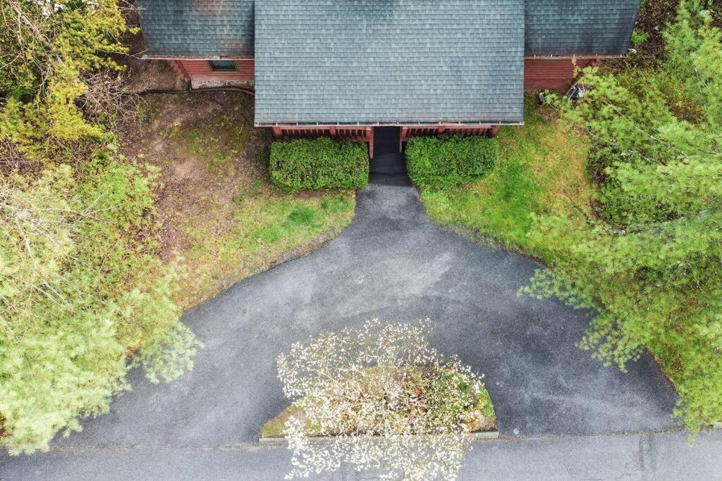 Four Private Suites - Hot Tub - Arcade - Fast Wi-Fi - One Minute To Parkway Fun ピジョンフォージ エクステリア 写真